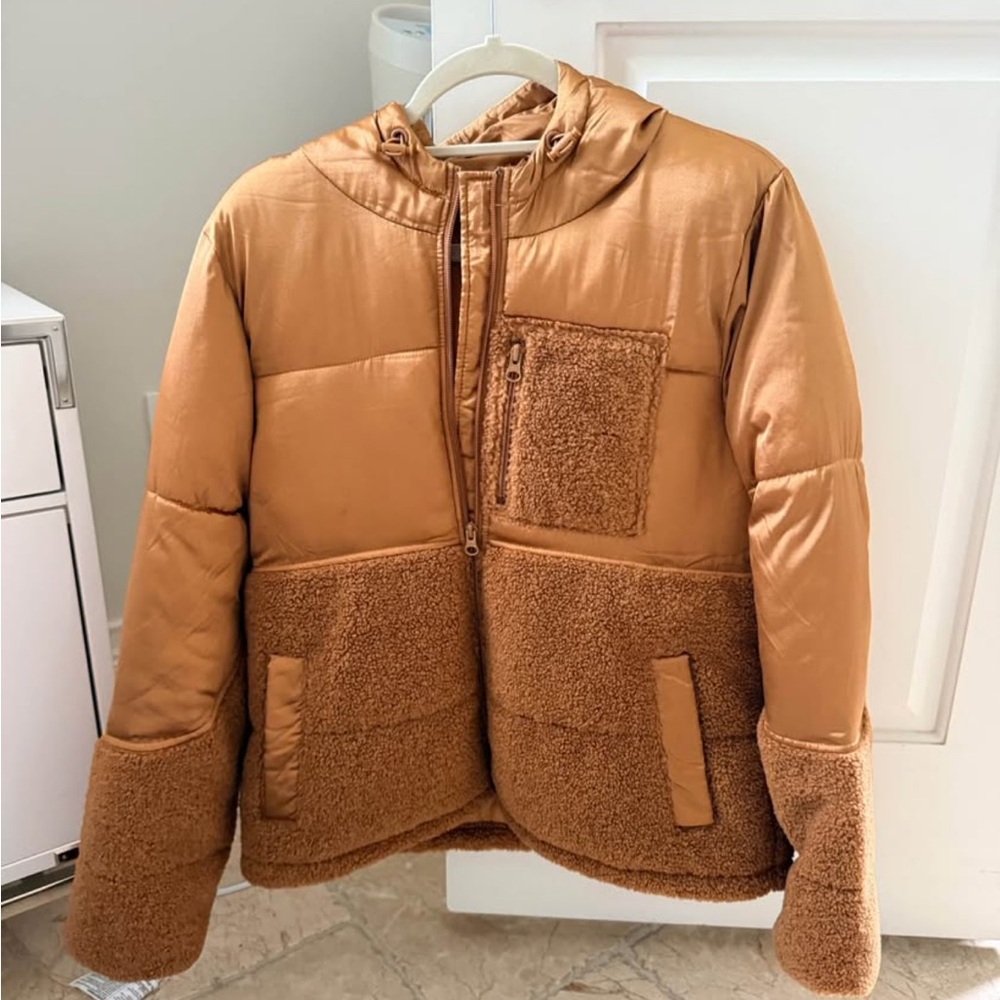 Amazon Essentials Women's Tan Puffer Jacket